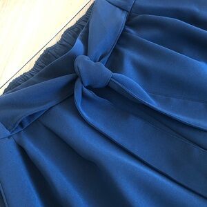 Lululemon Noir Crop Tie-Waist / Wide Leg Culottes in True Navy, Size 8